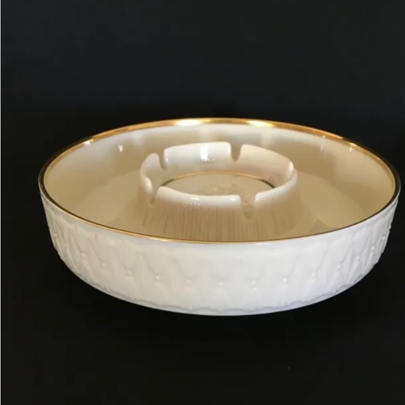 Vintage Lenox 24-K gold trim ashtray with hand decorated snowflake center - Picture 2 of 2